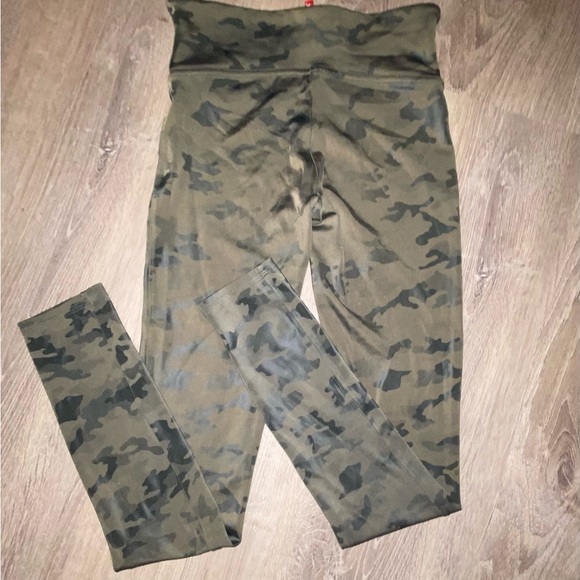 Spanx Look at Me Now High Rise Camo Leggings-Size Small - Picture 10 of 10